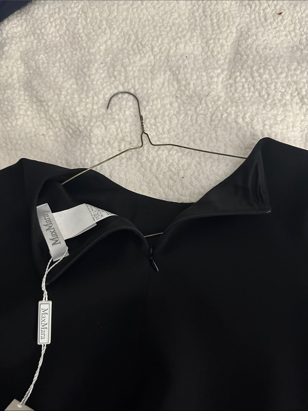 MaxMara Black Long-Sleeve Dress with Minimal Neckline - Picture 6 of 10